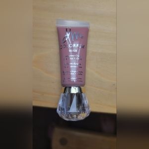 Danessa Myricks Colorfix Glaze Cupcake